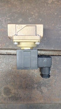 Load image into Gallery viewer, Commercial Boiler Solenoid 3/4&quot;
